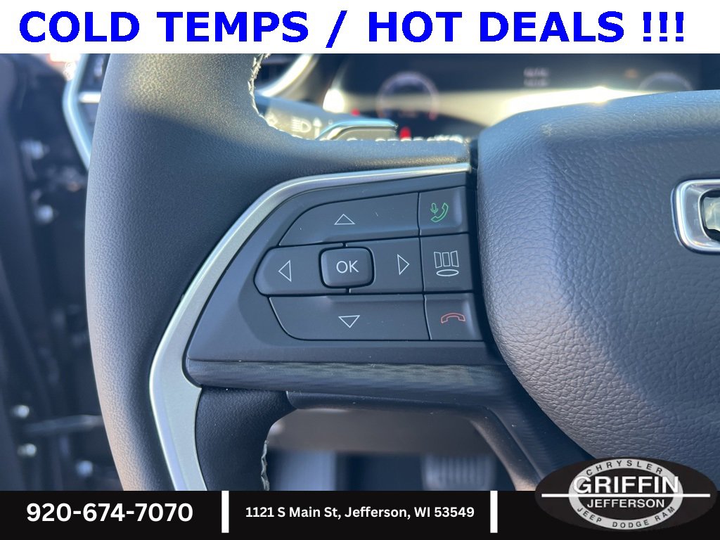 New 2025 Jeep Grand Cherokee Altitude image 19