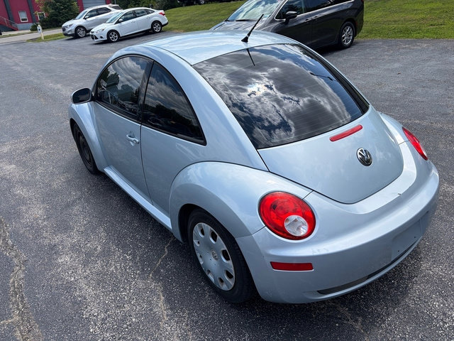 Used 2010 Volkswagen Beetle Coupe FWD image 7