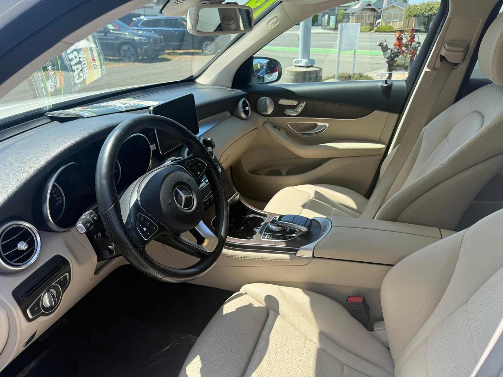 Used 2019 Mercedes-Benz GLC 300 4MATIC image 15