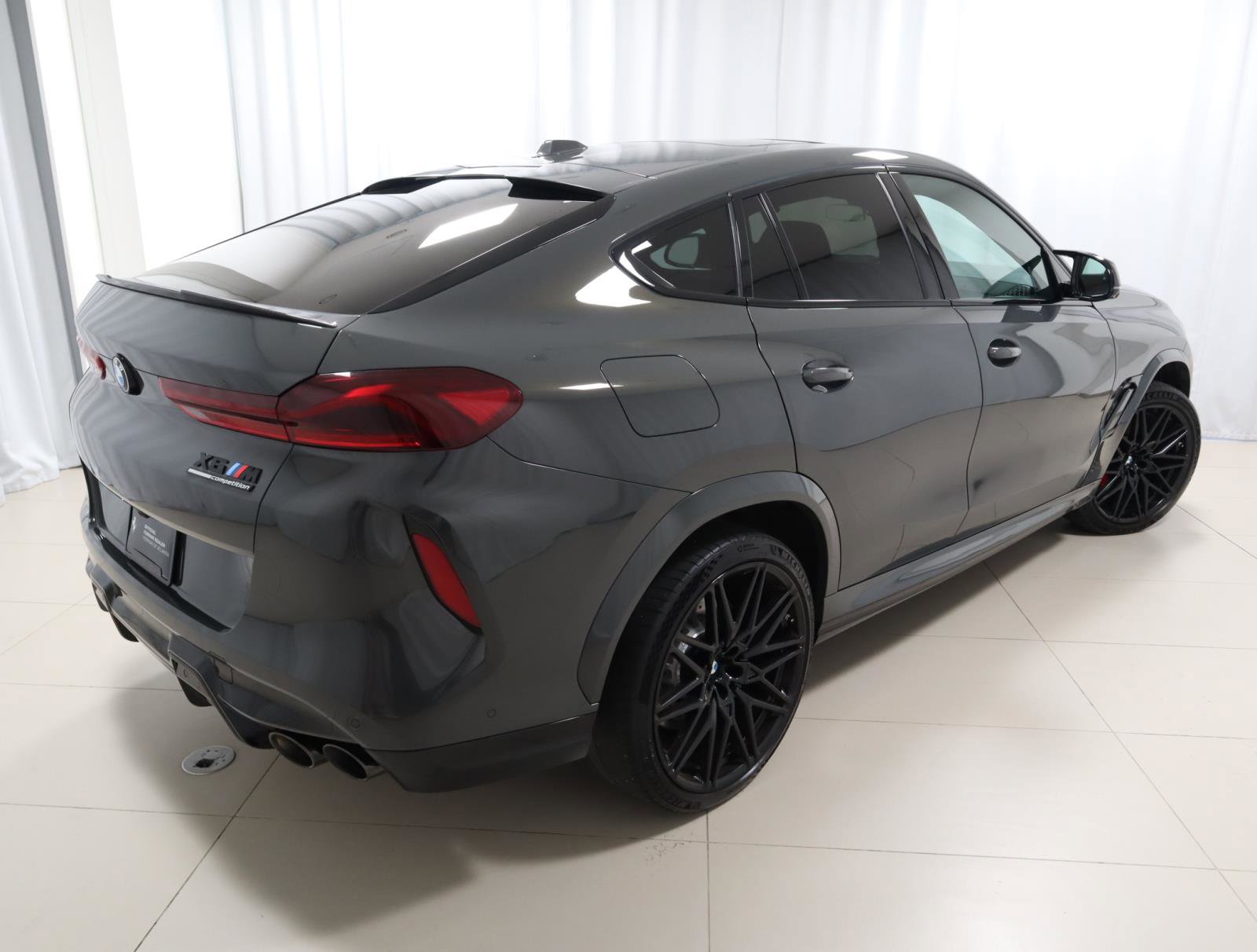 Used 2025 BMW X6 M Competition w/ Executive Package image 5