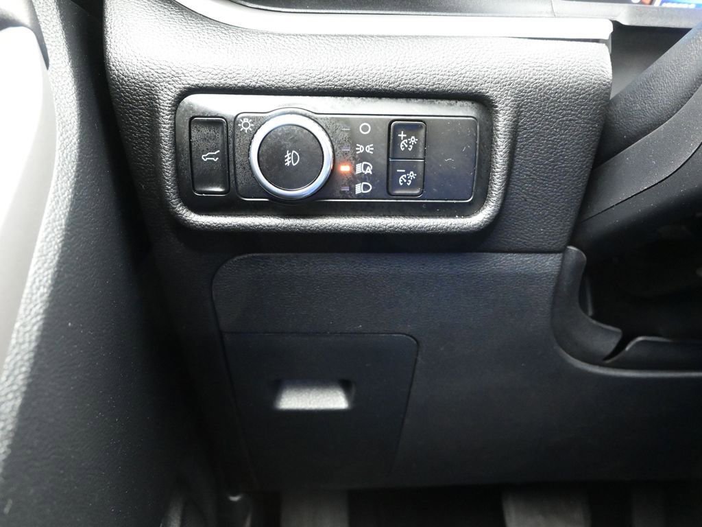 Used 2024 Ford Explorer XLT w/ Equipment Group 202A image 18