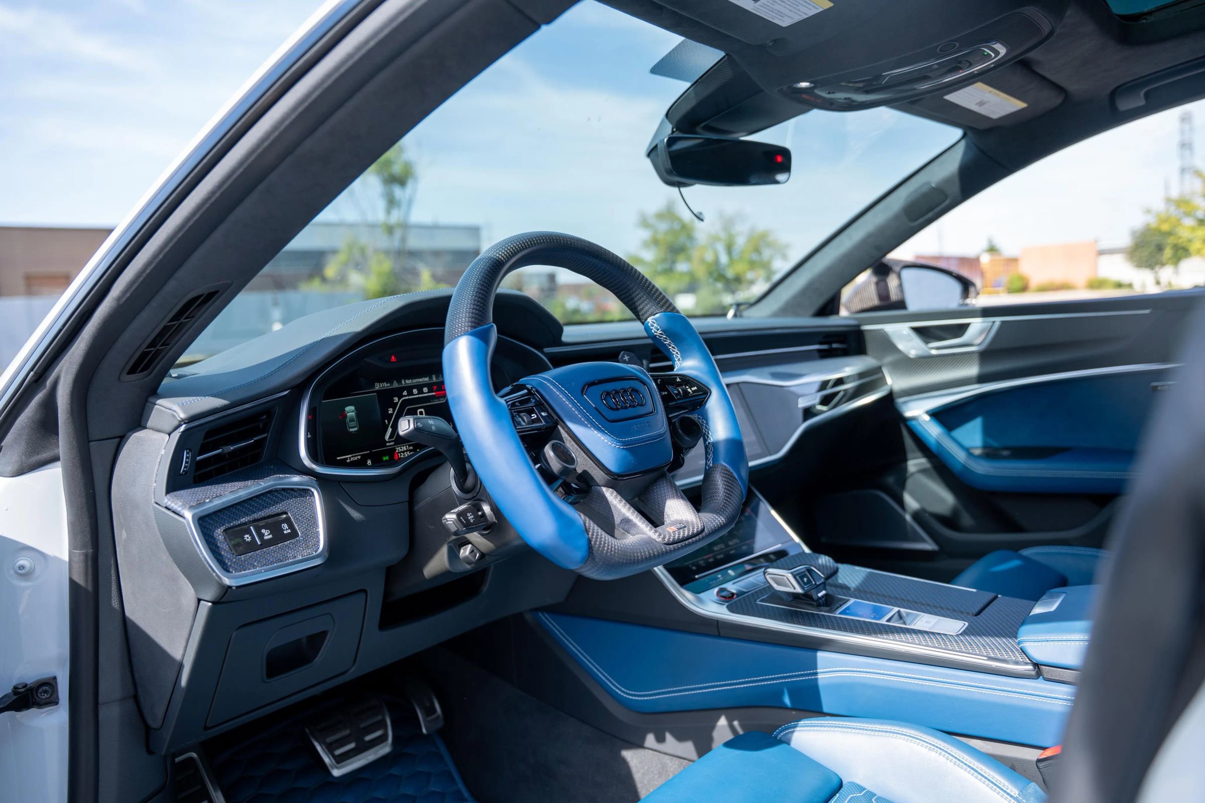 Used 2023 Audi RS 7 Sportback image 2