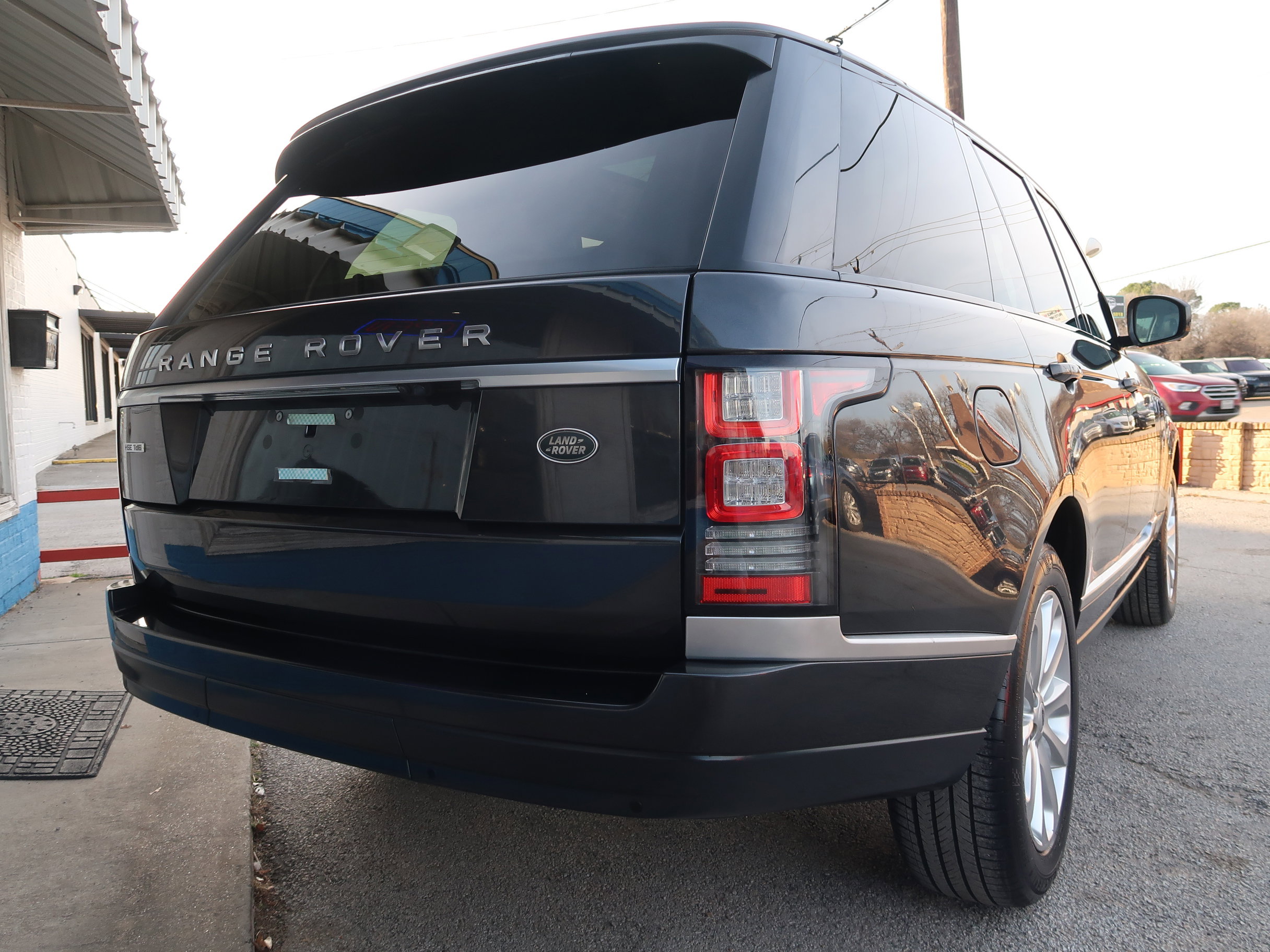 Used 2016 Land Rover Range Rover HSE image 8