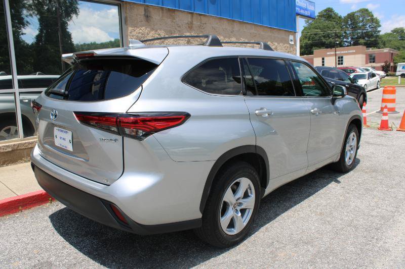 Used 2021 Toyota Highlander LE FWD image 4