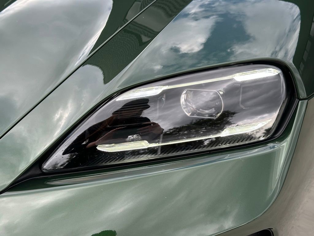 Used 2025 Porsche Taycan 4S image 13