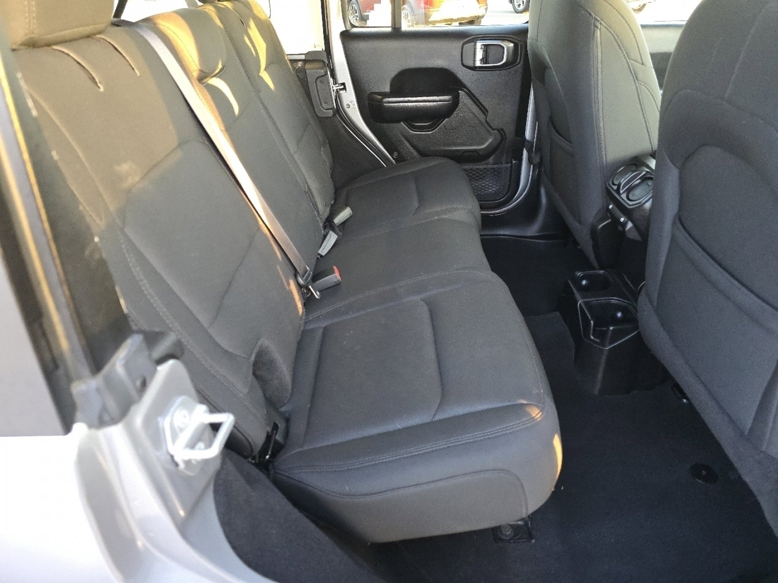 Used 2018 Jeep Wrangler Unlimited Sport S image 22