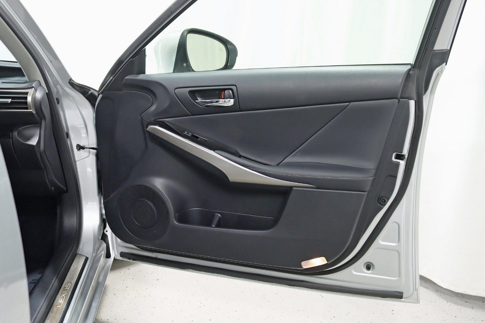 Used 2015 Lexus IS 250 AWD w/ Navigation System Package image 31