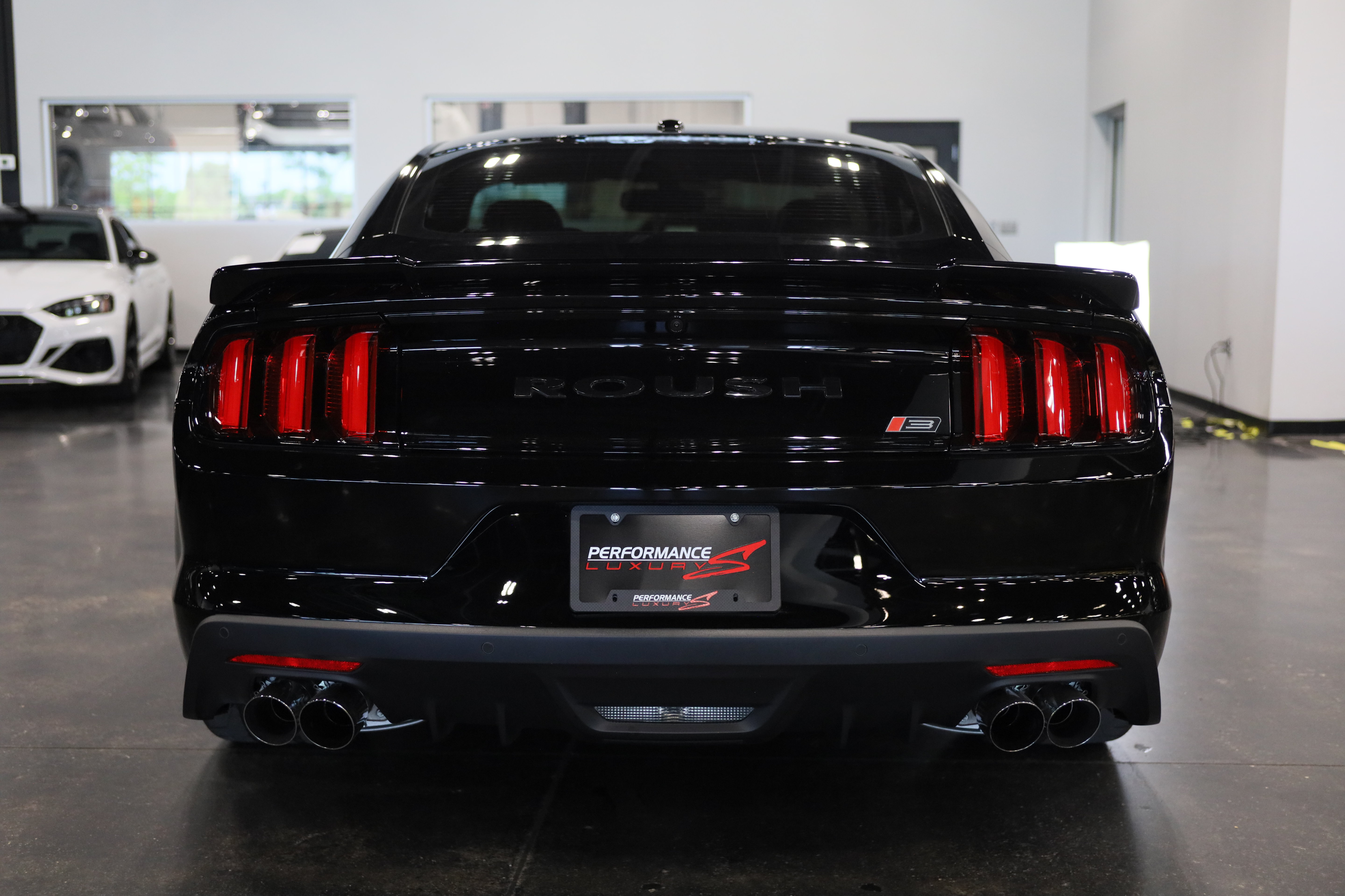 Used 2017 Ford Mustang GT Premium w/ GT Performance Package RWD image 5