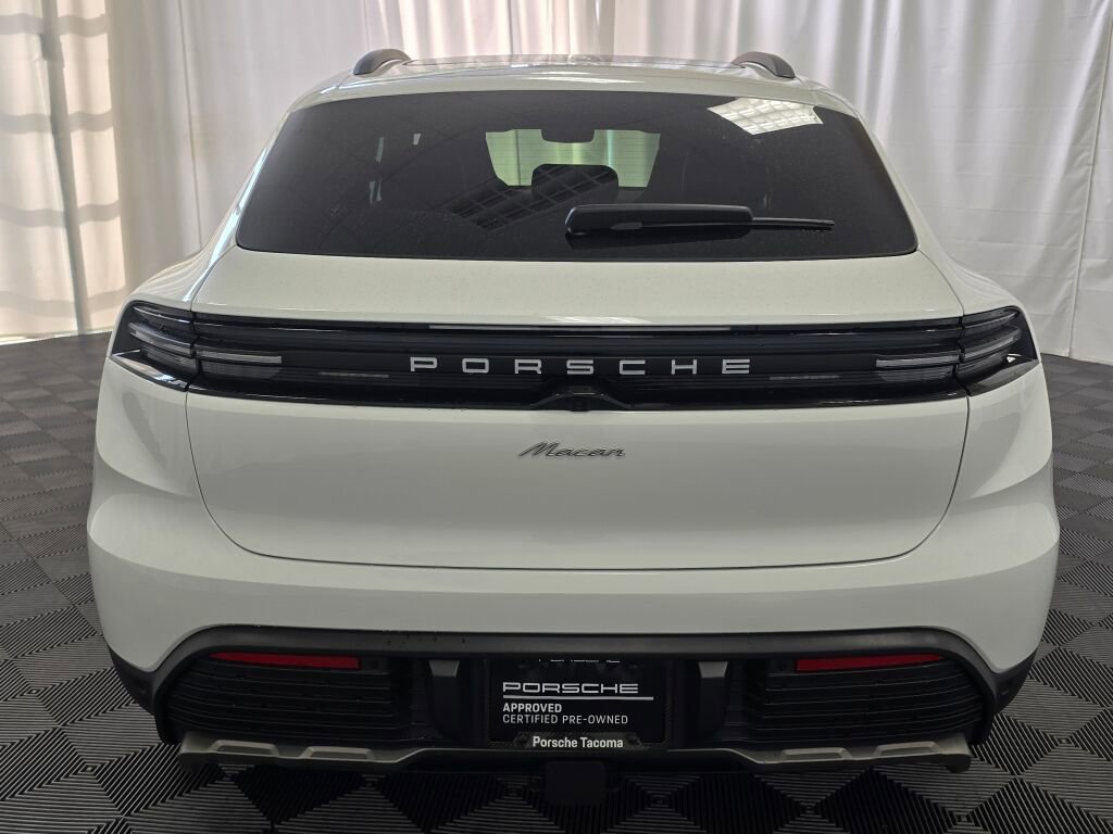 Certified 2025 Porsche Macan Electric image 6