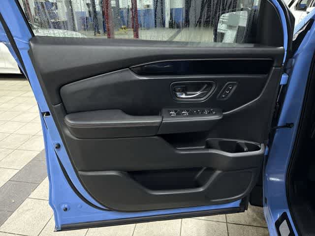 Used 2025 Honda Pilot TrailSport image 33