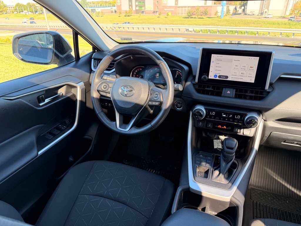 Used 2025 Toyota RAV4 XLE w/ Convenience Package AWD/4WD image 30