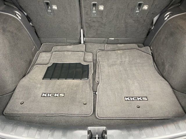 Used 2022 Nissan Kicks SR w/ Premium Package image 17