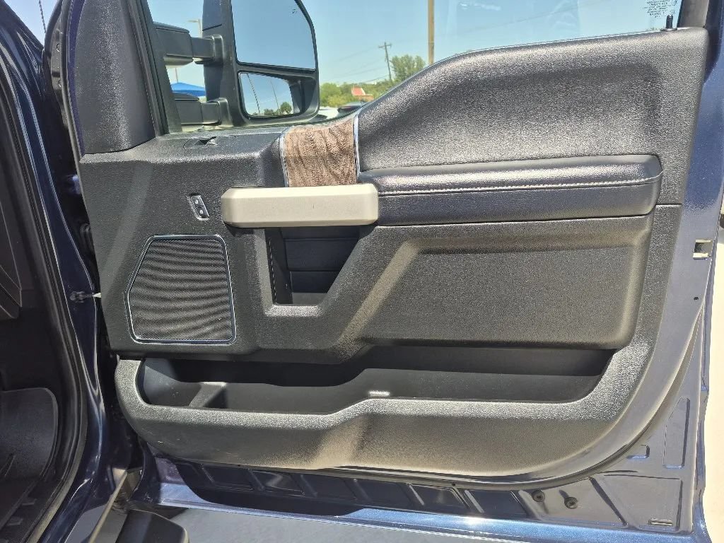 Used 2019 Ford F350 Lariat w/ Camper Package AWD/4WD image 20
