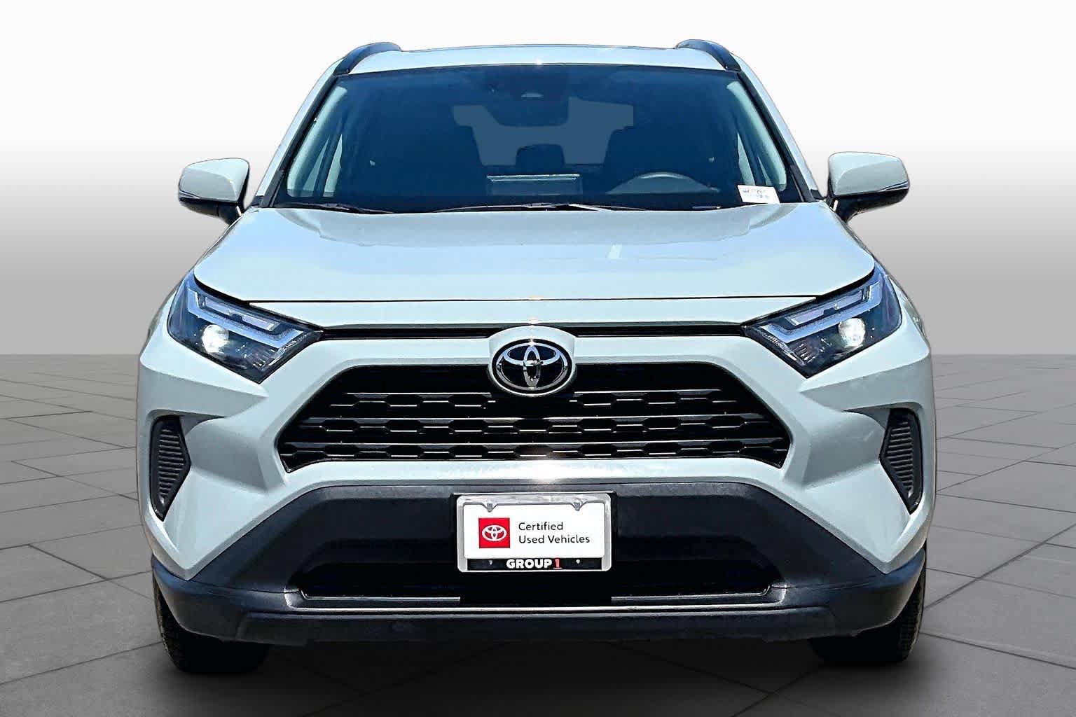Certified 2022 Toyota RAV4 XLE w/ Convenience Package FWD image 3