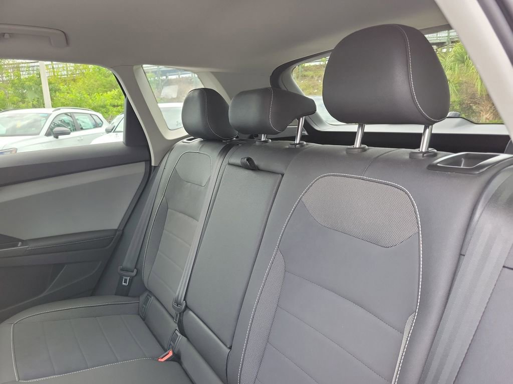 Used 2024 Volkswagen Taos SE FWD image 10
