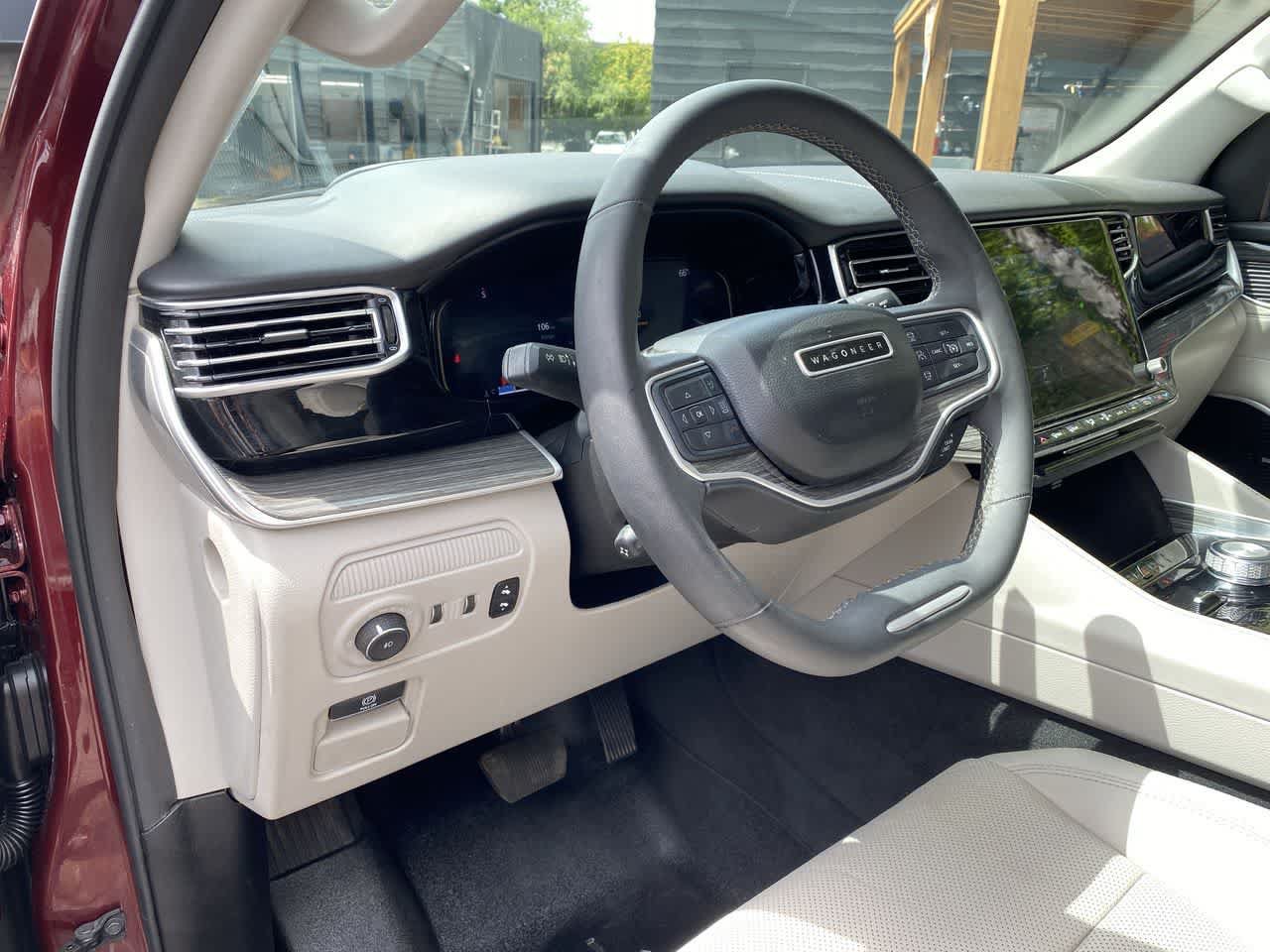 Used 2022 Jeep Wagoneer Series III w/ Premium Group I AWD/4WD image 2