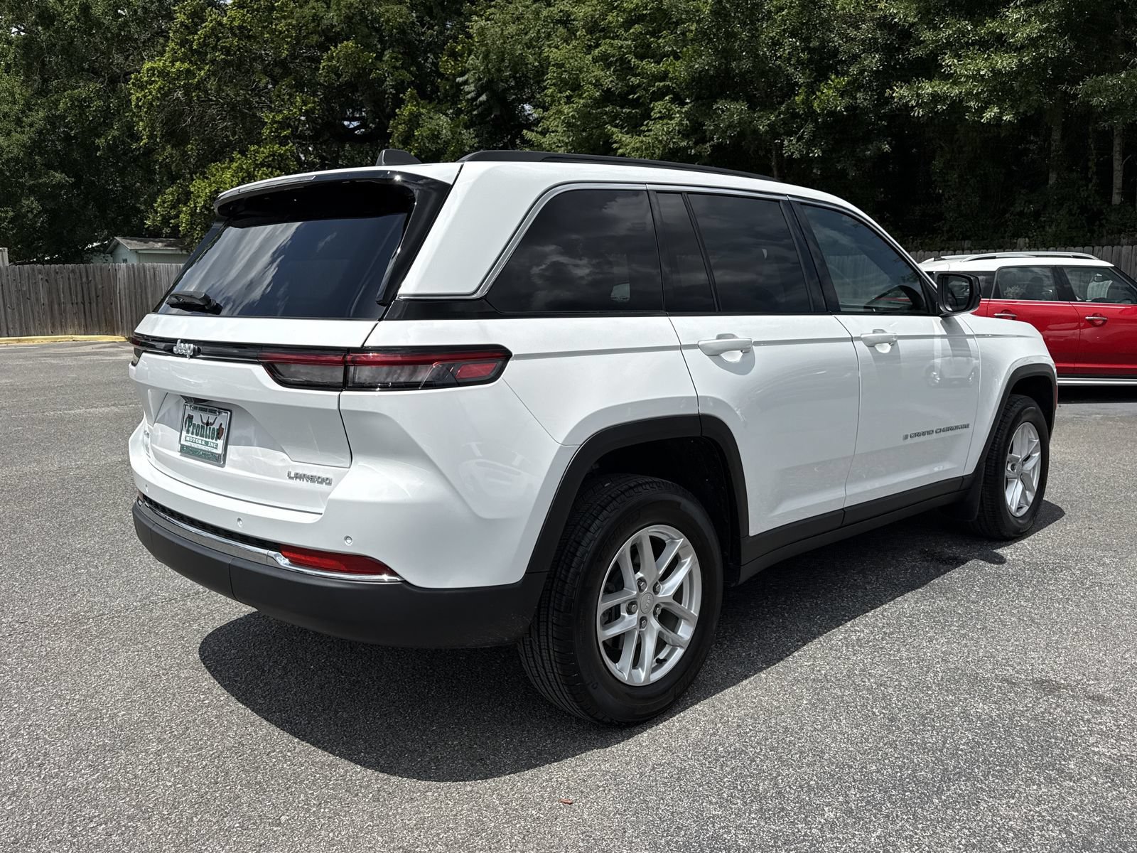 Used 2024 Jeep Grand Cherokee Laredo X w/ Luxury Tech Group I AWD/4WD image 5