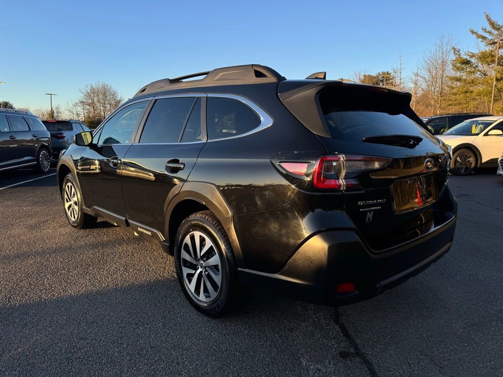 Used 2024 Subaru Outback Premium image 2