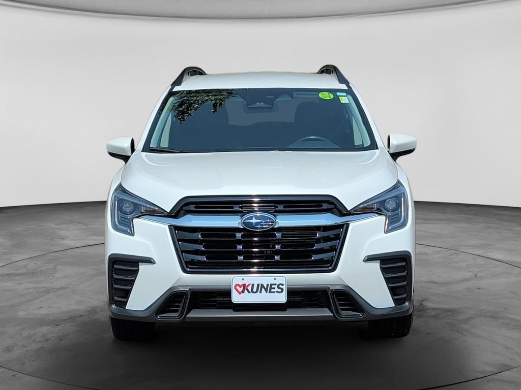 Used 2025 Subaru Ascent Premium AWD/4WD image 2