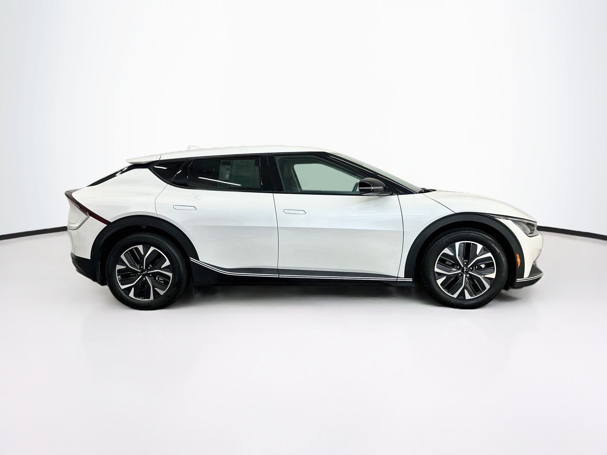 Used 2024 Kia EV6 Light AWD/4WD image 10