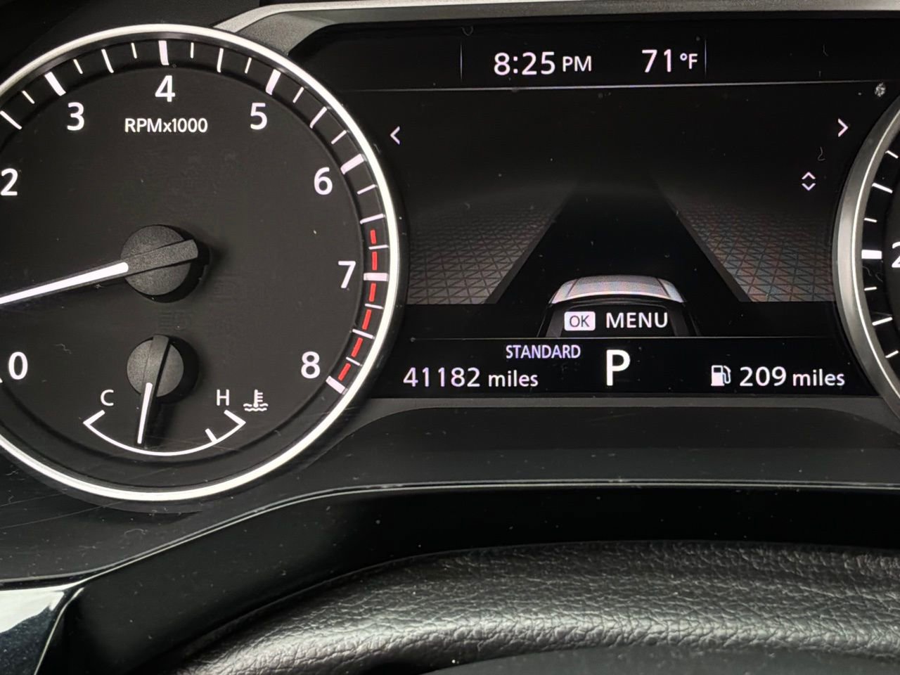 Used 2025 Nissan Pathfinder SV FWD image 41