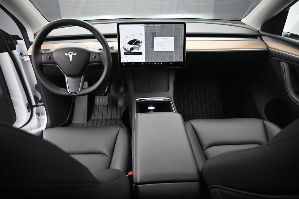 Used 2023 Tesla Model Y Long Range AWD/4WD image 18