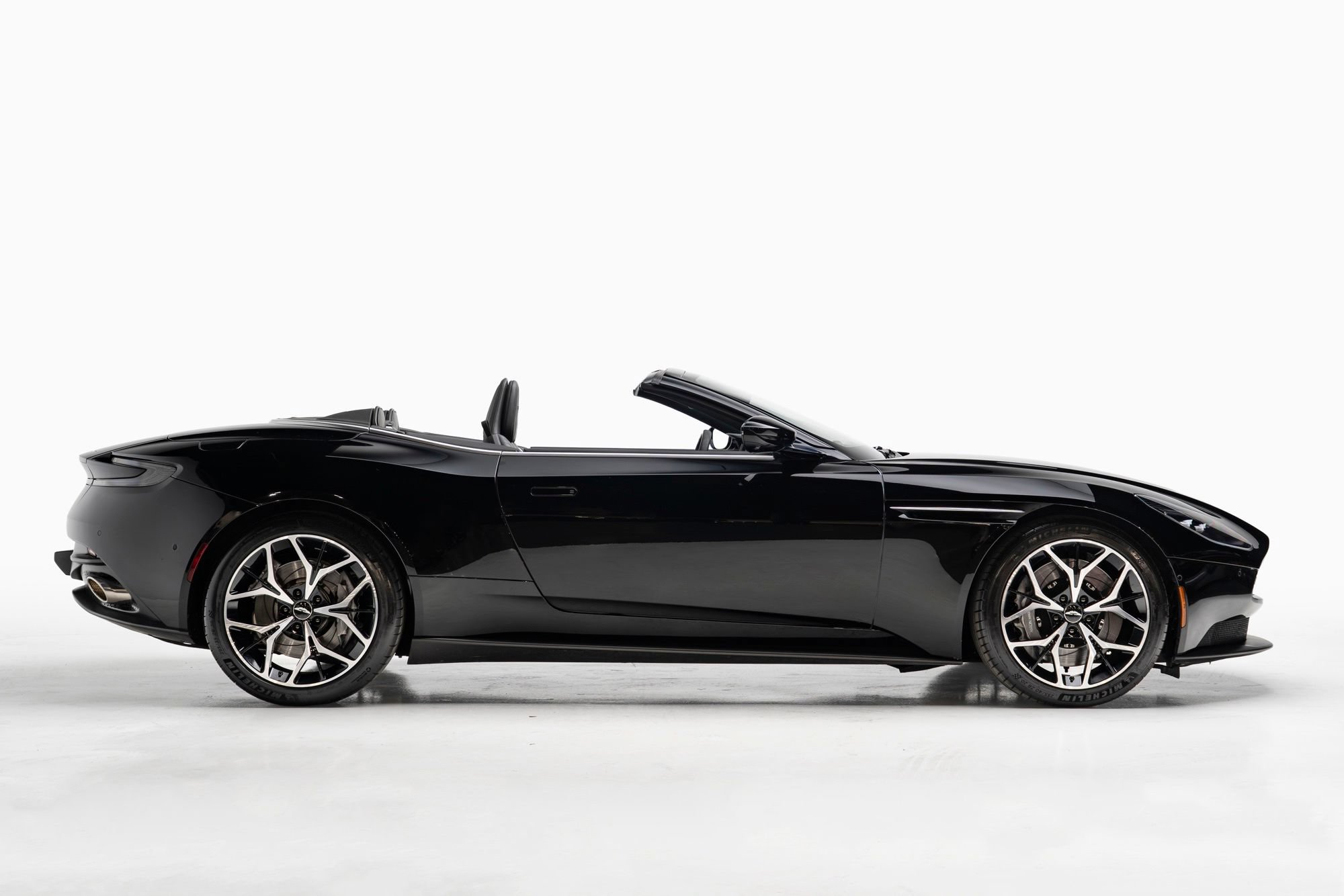 Used 2020 Aston Martin DB11 Volante RWD image 7