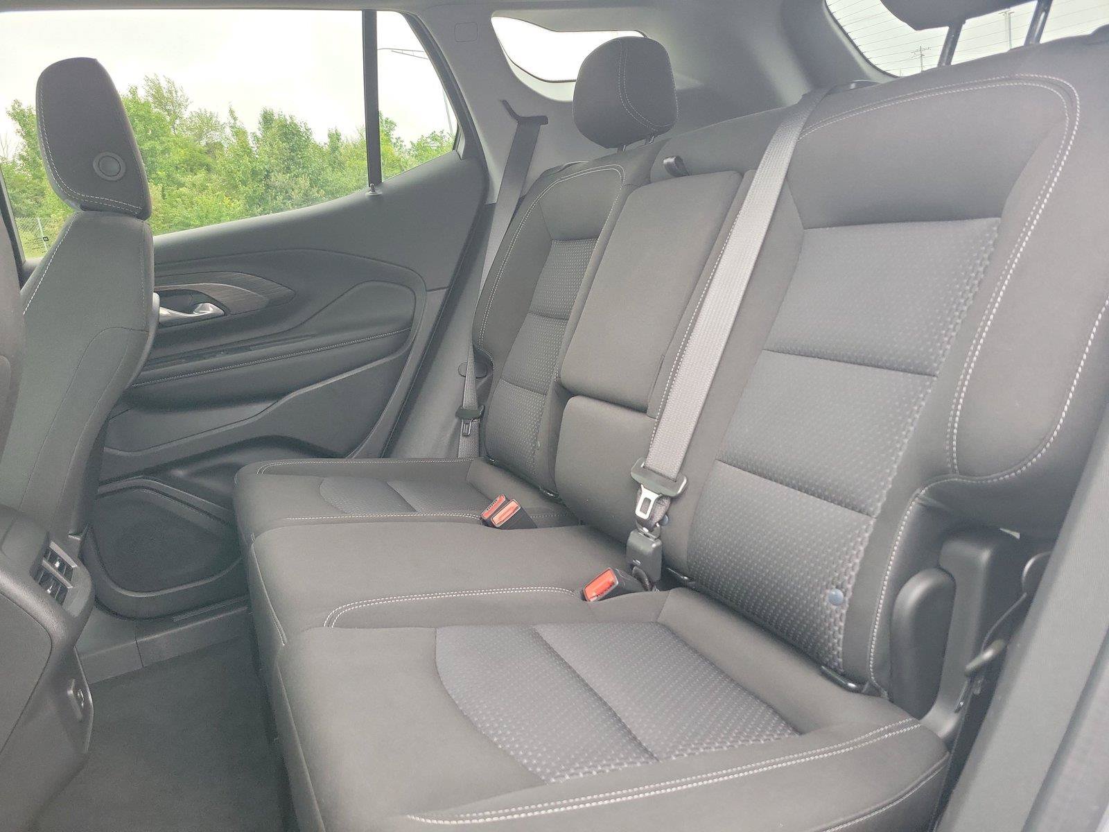 Used 2024 GMC Terrain SLE w/ Driver Convenience Package FWD image 16
