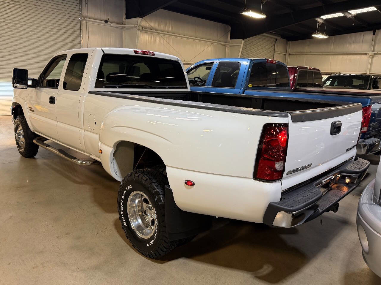Used 2003 Chevrolet Silverado 3500 LS RWD image 2