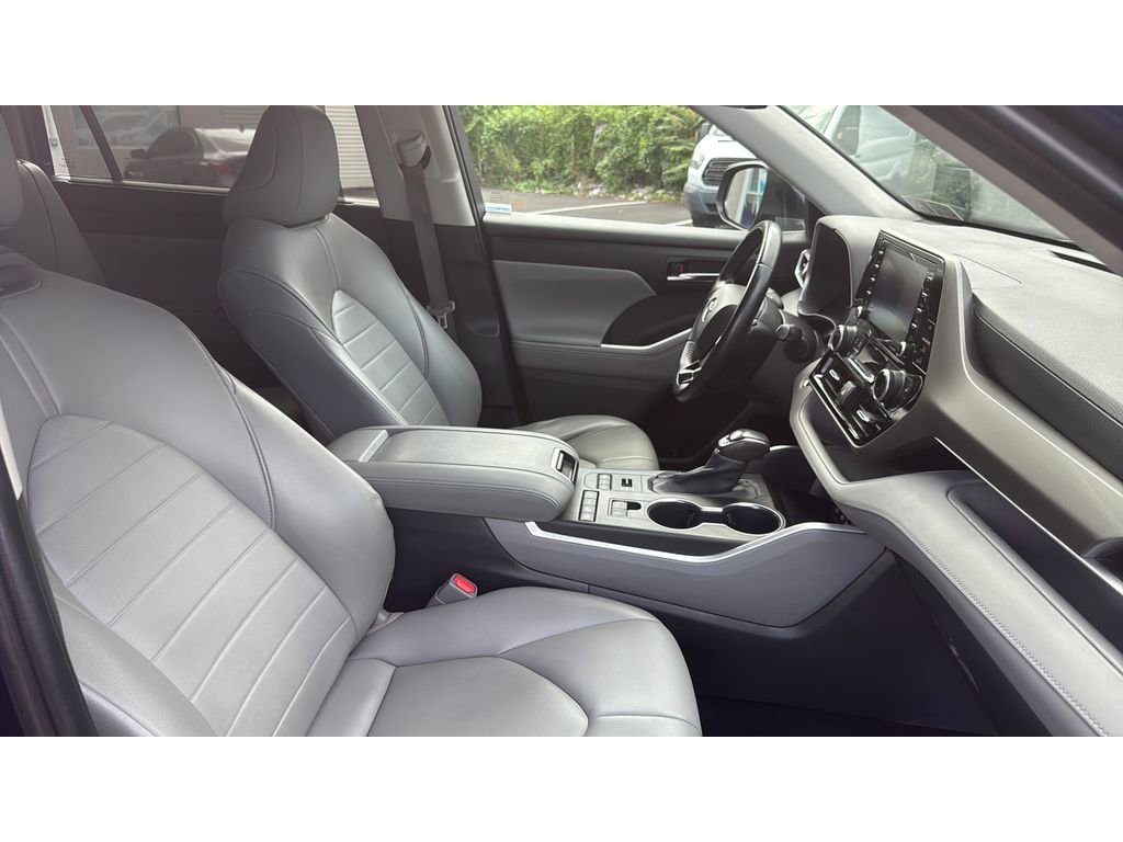 Used 2020 Toyota Highlander XLE image 22