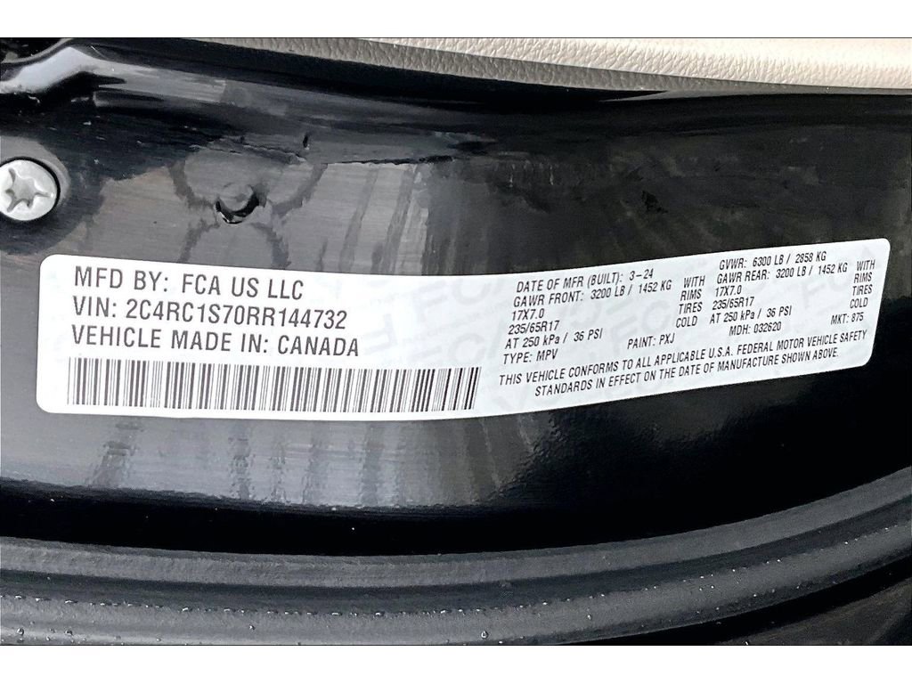 Certified 2024 Chrysler Pacifica Select image 37