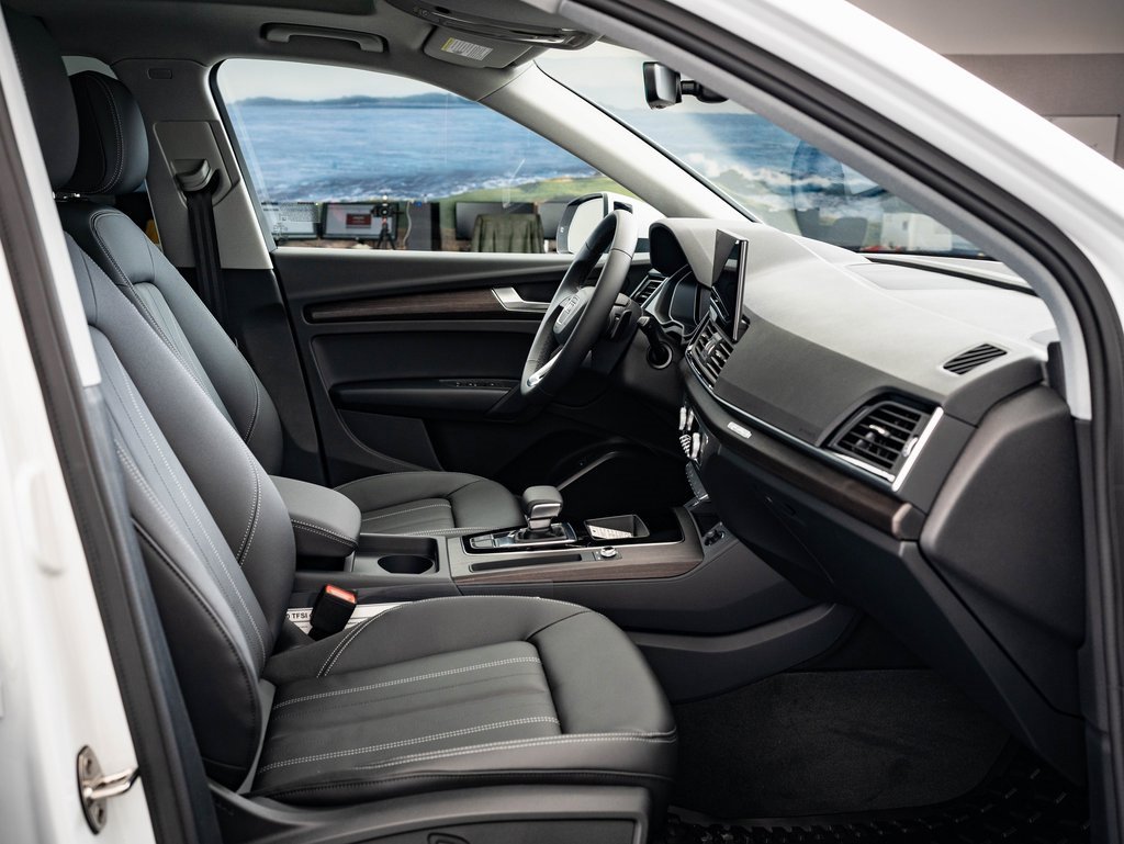 Certified 2025 Audi Q5 2.0T Premium w/ Convenience Plus Package image 22