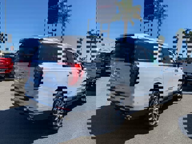 New 2026 GMC Yukon XL Denali w/ Denali Reserve Package AWD/4WD image 5