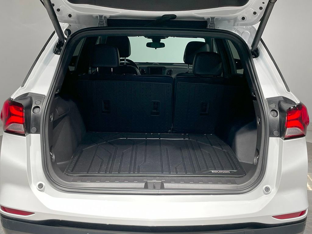 Used 2024 Chevrolet Equinox RS w/ LPO, Floor Liner Package image 5