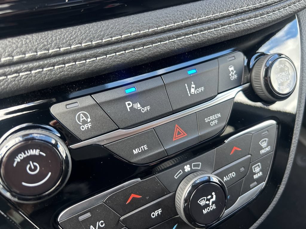 New 2026 Chrysler Pacifica Select FWD image 14