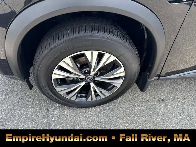 Used 2023 Nissan Rogue SV image 11