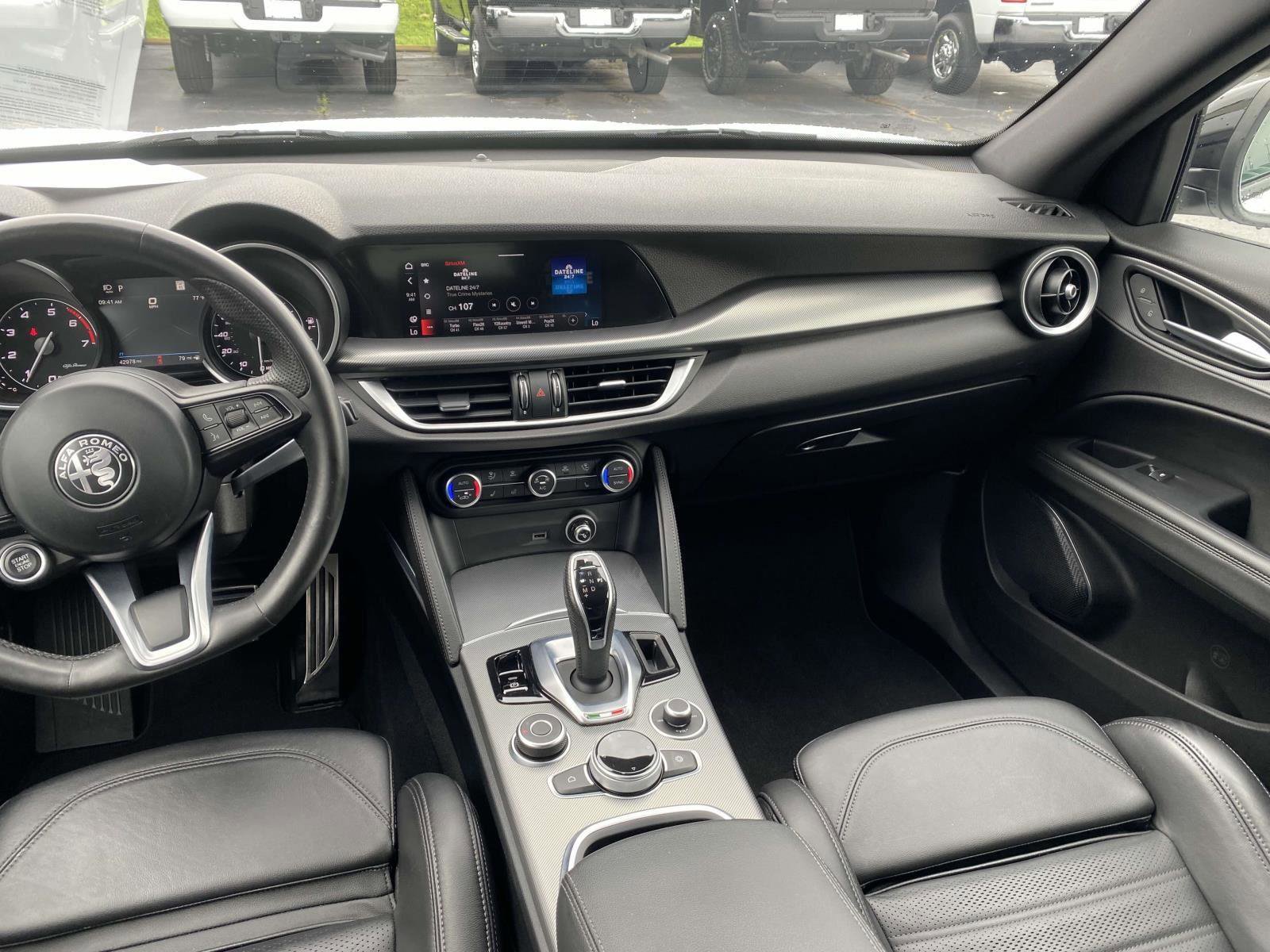 Used 2022 Alfa Romeo Stelvio Veloce image 16