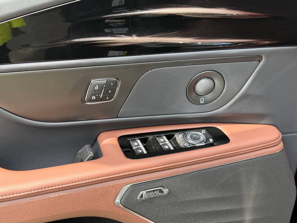 New 2026 Lincoln Nautilus Reserve w/ Jet Appearance Package AWD/4WD image 21