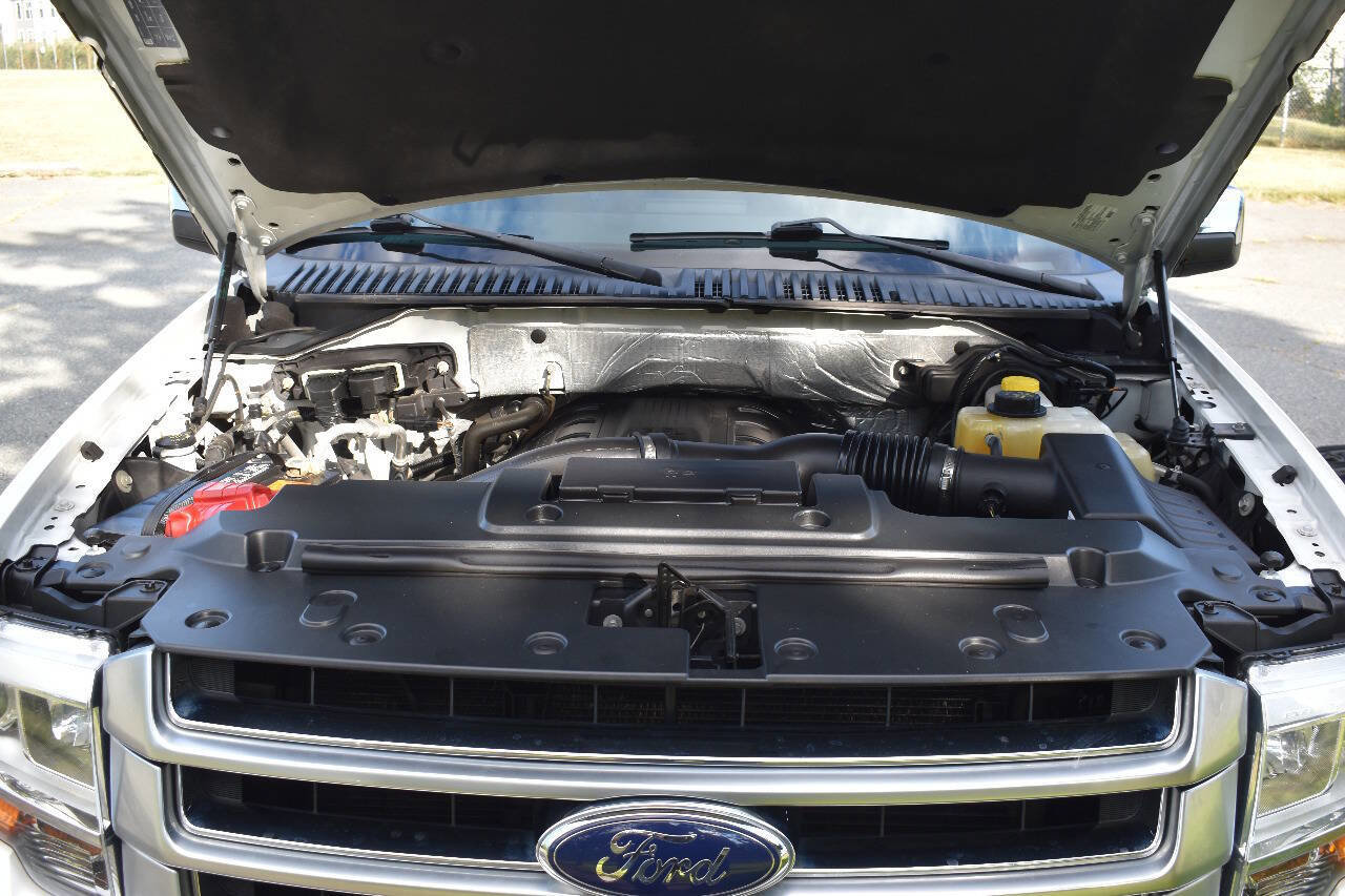 Used 2016 Ford Expedition EL Platinum image 31