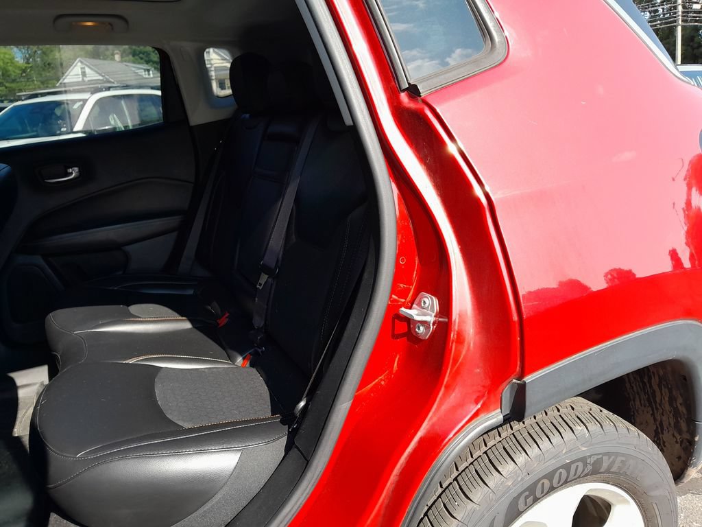 Used 2019 Jeep Compass Latitude w/ Popular Equipment Group AWD/4WD image 29