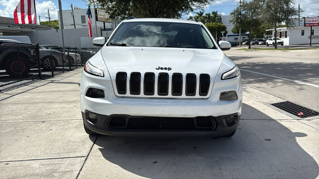 Used 2018 Jeep Cherokee Latitude FWD image 17