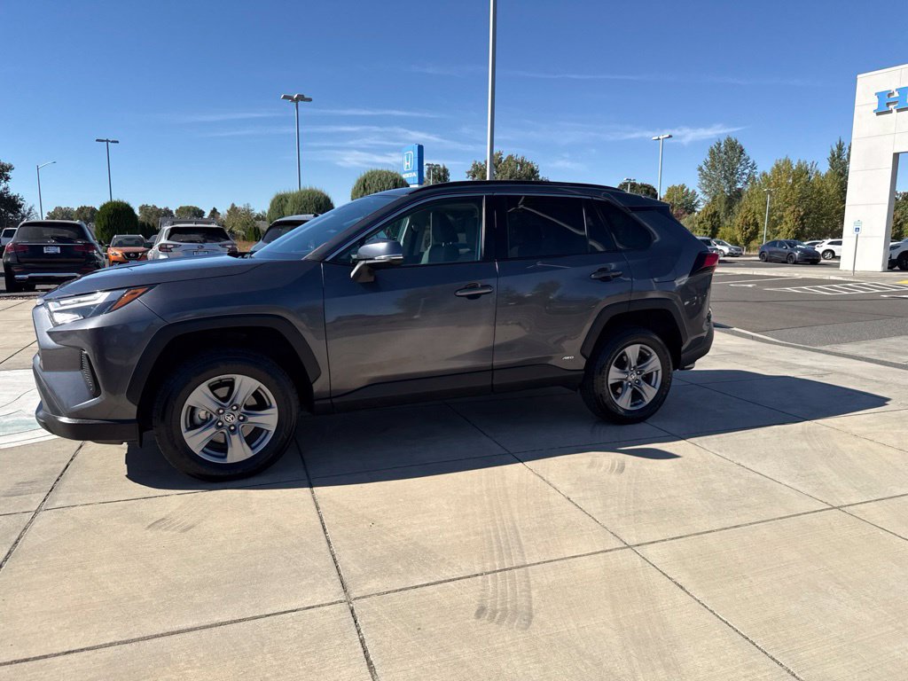Used 2022 Toyota RAV4 XLE w/ Convenience Package AWD/4WD image 12