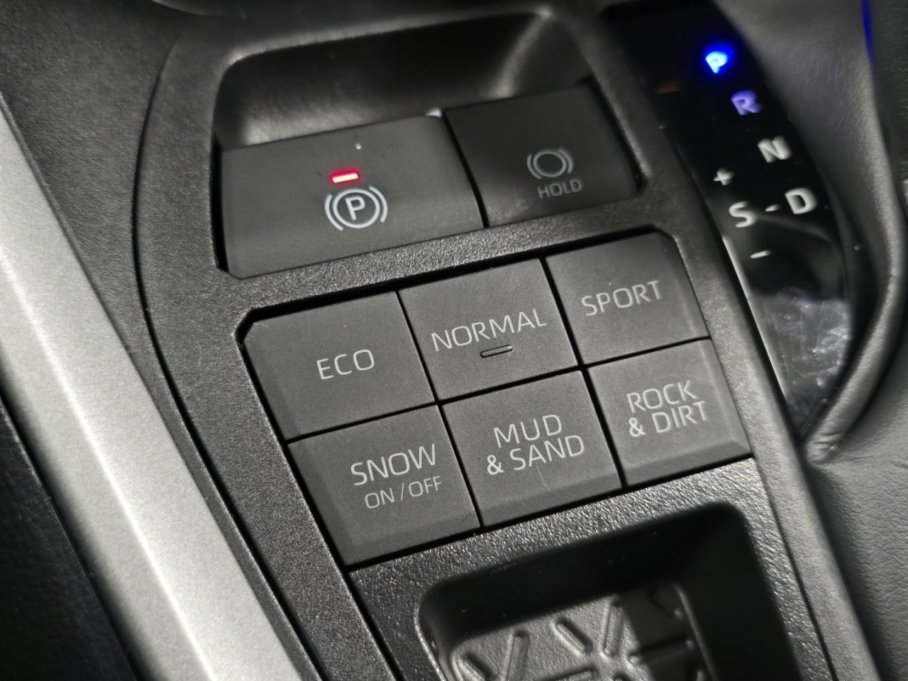 Certified 2025 Toyota RAV4 XLE w/ Convenience Package image 8