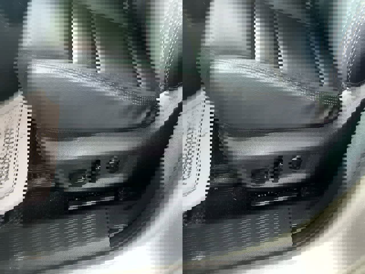 Used 2023 Nissan Rogue SL w/ SL Premium Package image 14