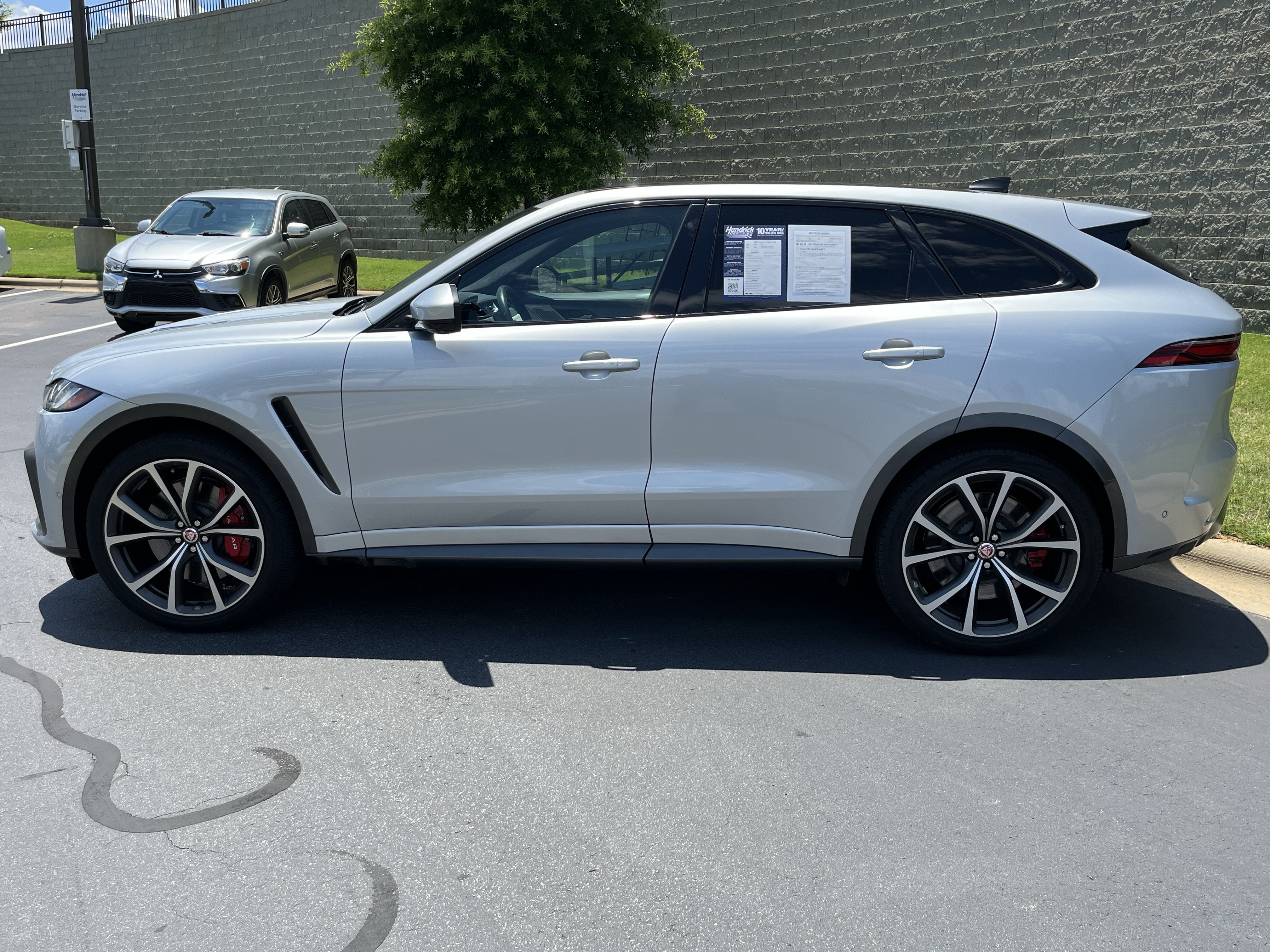 Used 2022 Jaguar F-PACE SVR AWD/4WD image 6