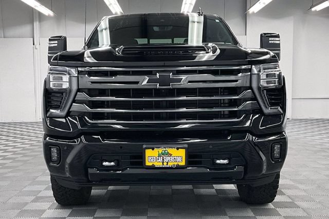 Used 2024 Chevrolet Silverado 2500 High Country w/ High Country Premium Package AWD/4WD image 4