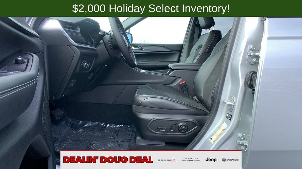 New 2025 Jeep Grand Cherokee L Altitude image 27