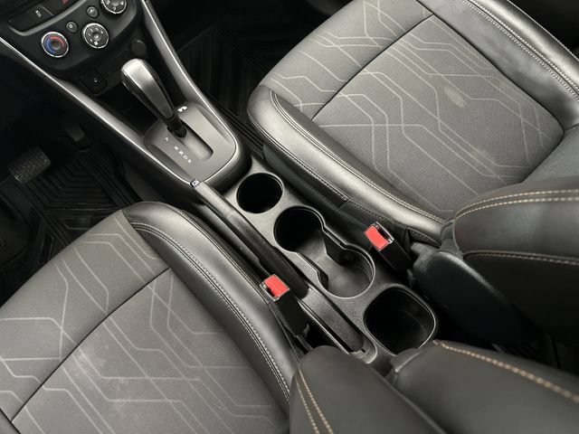 Used 2018 Chevrolet Trax LT w/ LT Convenience Package FWD image 24