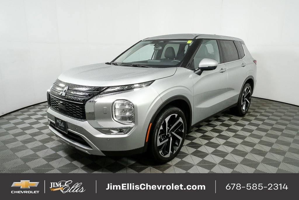 Used 2024 Mitsubishi Outlander SE