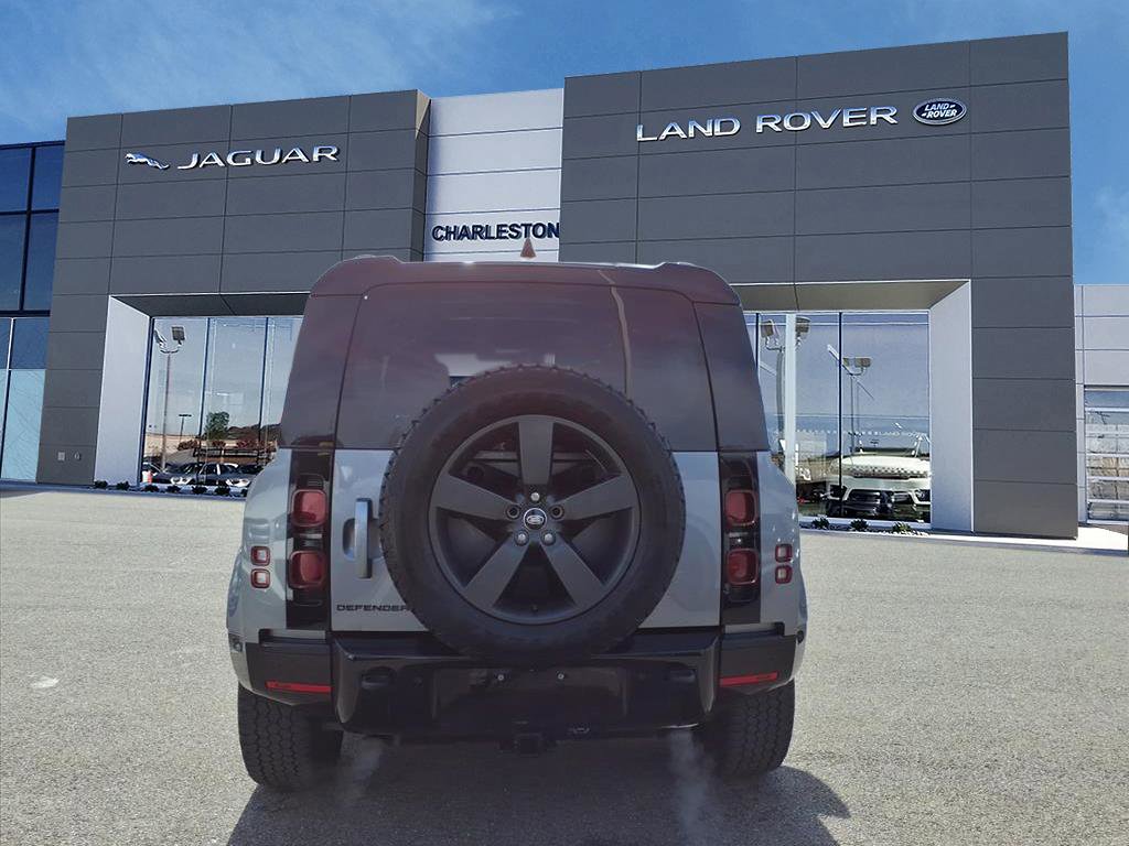 Certified 2024 Land Rover Defender 110 X-Dynamic SE image 4